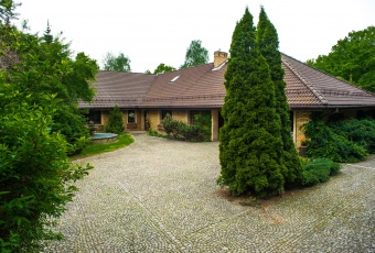 Dom na sprzedaż w Wodzisław Śląski   o powierzchni 370 mkw