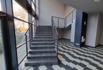 Komercja na wynajem w Kraków Śródmieście Bosaków 5A/87 o powierzchni 360 mkw