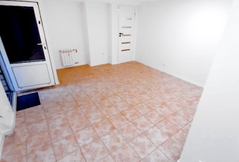 Lokal po remoncie / możliwa adaptacji na mieszkani