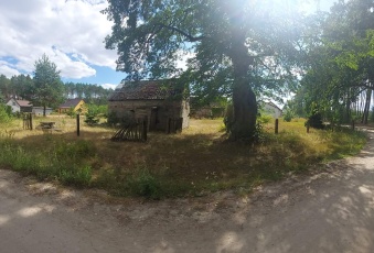 Działka budowlana z budynkami Obelzanki
