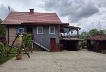 Dom całoroczny wraz z działką w cichej okolicy