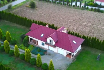Dom podzielony na dwa mieszkania, koło Krosna