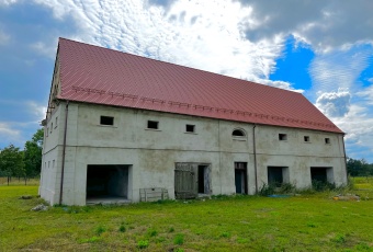 Dom na sprzedaż w Namysłów  Brzezinka o powierzchni 470 mkw