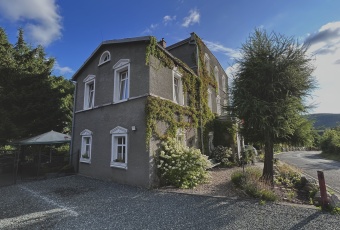 Dom na sprzedaż w Jelenia Góra Jagniątków Michałowicka 14 o powierzchni 528 mkw