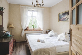 Dom na sprzedaż w Jelenia Góra Jagniątków Michałowicka 14 o powierzchni 528 mkw