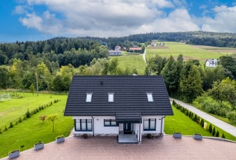 Dom na sprzedaż w Korzenna Korzenna  o powierzchni 214 mkw