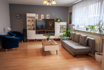 Dom na sprzedaż w Łask  Kolumna o powierzchni 273 mkw