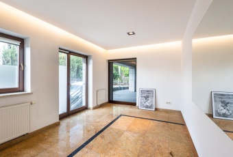 Komercja na sprzedaż w Kraków Podgórze Zakrzowiecka  o powierzchni 64 mkw