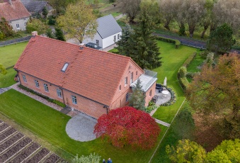 Dom z czerwonej cegły, Mazury, stara szkoła