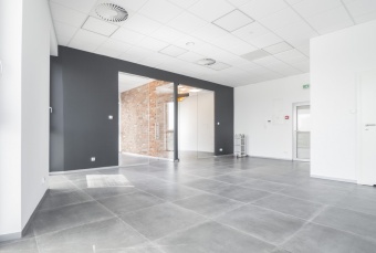 Biuro na sprzedaż z najemcą. VIC House Zwycięska.