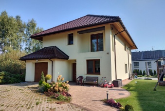 Dom wolnostojący blisko lasu
