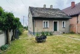 Nieduży domek do własnej aranżacji w Ożarowie