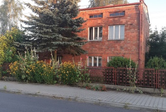 Dom na sprzedaż w Lututów  Piaski o powierzchni 200 mkw