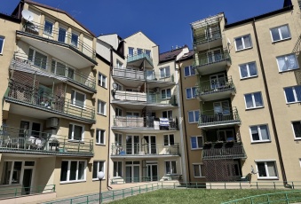 Przestronne mieszkanie obok Akademii Medycznej