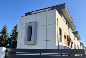 Nowoczesny dom z ogródkiem i tarasem na IIp z DFG