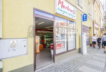 Przestronny lokal usługowy w ścisłym centrum miasta