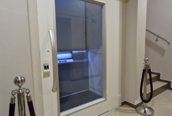 Komercja na sprzedaż w Miedziana Góra Przyjmo  o powierzchni 1305 mkw