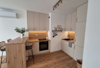  Mieszkanie 2-pok 42,52 m² balkon klima garaż kom