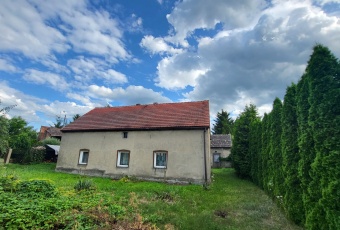 Dom do remontu + zabudowania gospodarcze | Działka