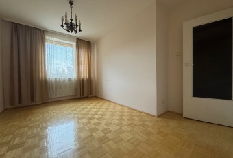 Przestronne mieszkanie obok Akademii Medycznej