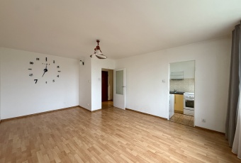 Ul. Tokarza - Cicha kawalerka z widokiem na zieleń!