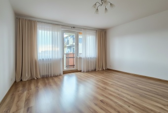 Jasne 4 pokojowe mieszkanie z 3 sypialniami.