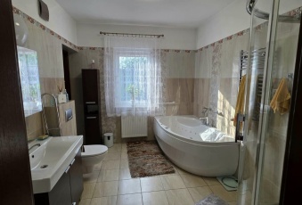 Dom na sprzedaż w Stalowa Wola Charzewice Niemena 9 o powierzchni 204 mkw