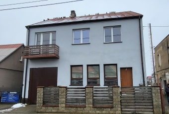 DOM W CENTURUM SZCZUCZYNA