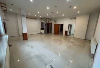 Lokal użytkowy z witrynami / parter / Wilanów 