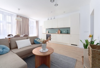 3 pok. po gen. remoncie, pokój kąpielowy, pralnia