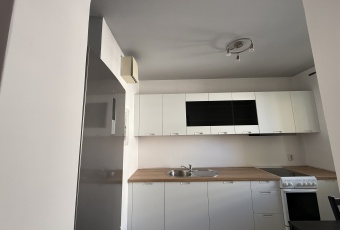 Śliczna duża kawalerka metro basen siłownia