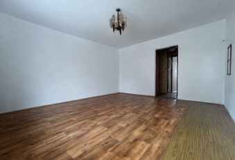 2 pok z aneksem/1 pok z widną kuchnią, piwnica 4m²