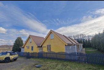 8 domków lub jeden,450m od plaży w Dębina. 