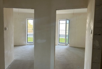 Sprzedam nowe 3 pokojowe mieszkanie z 2 tarasami.