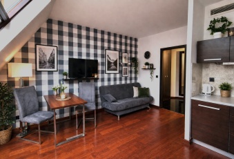 KAWALERKA Just In Center koło rynku z parking.