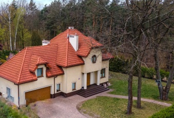 Solidny Wygodny Przestronny DOM