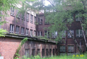 Budynek administracyjny ok. 4000 m² + działka