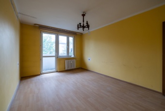 2 pokoje z możliwością przerobienia na 3 z balkonem