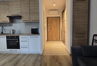 Wynajmę kawalerkę w apartamentowcu (Targowa)