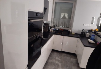Mieszkanie 3 pokojowe 76 m2 centrum Żar piwnica